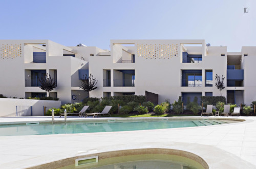 Fantastic 2-bedroom  with a swimming pool and a gym  - Gallery - 10