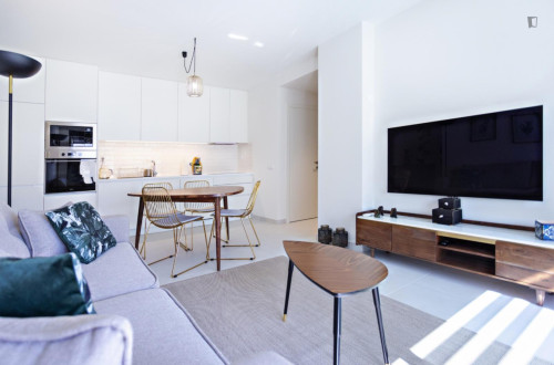 Fantastic 2-bedroom  with a swimming pool and a gym 