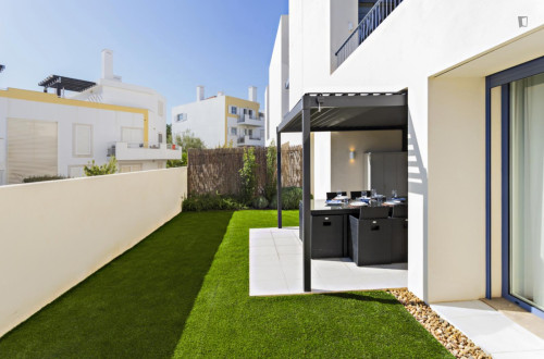 Fantastic 2-bedroom  with a swimming pool and a gym  - Gallery - 9