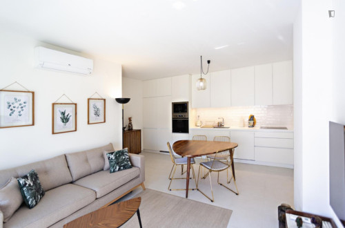 Fantastic 2-bedroom  with a swimming pool and a gym 