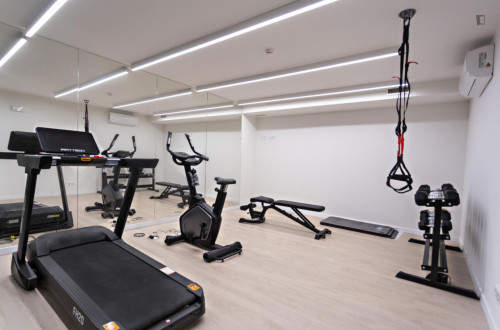 Fantastic 2-bedroom  with a swimming pool and a gym  - Gallery - 11