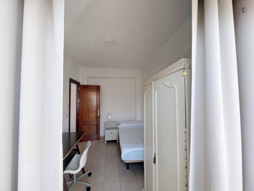 Snug single bedroom in Los Cármenes