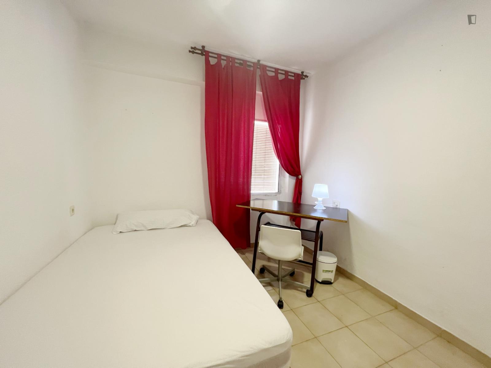 Double Bedroom In A Student Flat, In Los Cármenes - Double bedroom in a student flat, in Los Cármenes - Gallery - 1