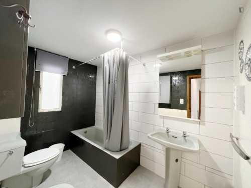 Double bedroom with a balcony, near the Granada centre - Gallery - 7