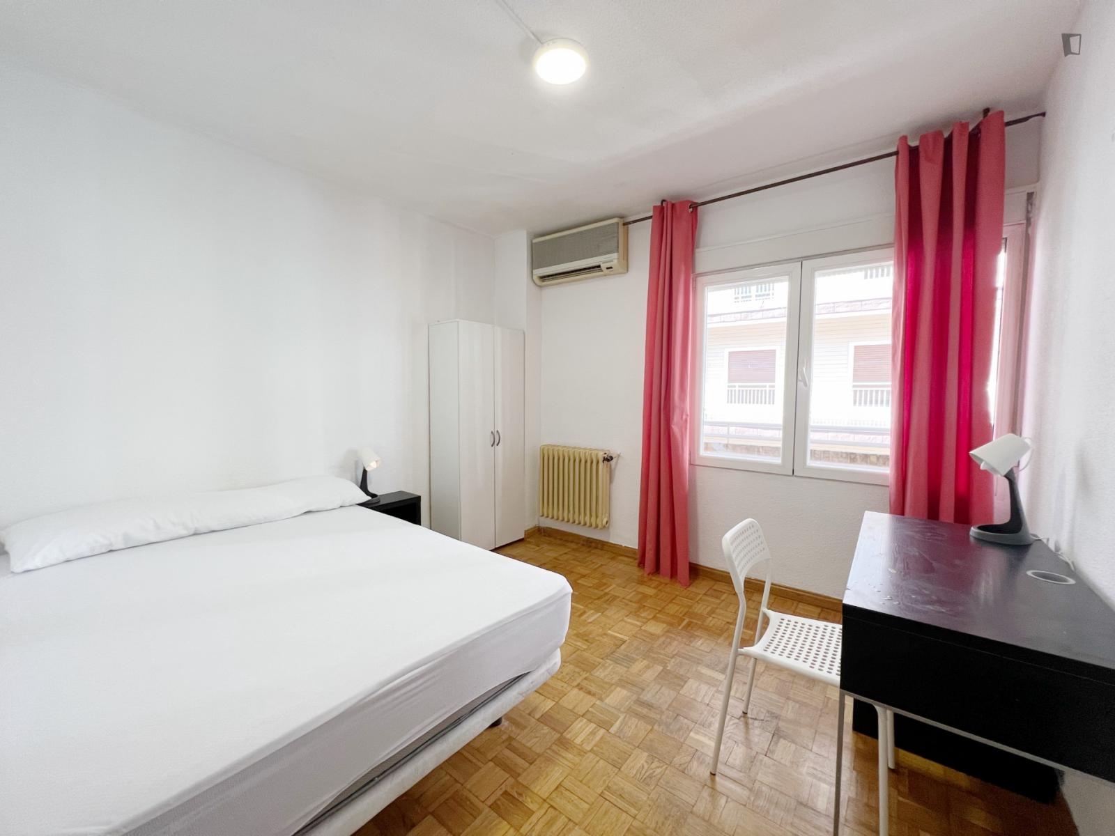  Big Double Bedroom Near Parque Federico García Lorca   -  Big double bedroom near Parque Federico García Lorca   - Gallery -  1