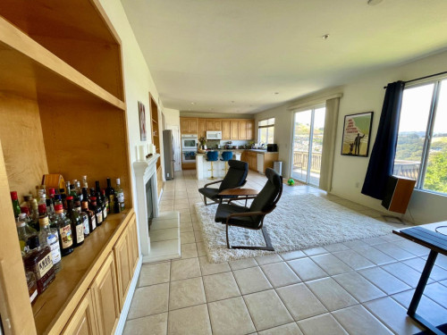 Vibrant Coliving Community for IT Entrepreneurs in Bayshore Heights