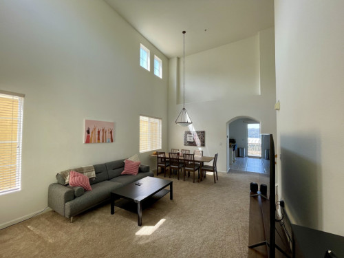 Vibrant Coliving Community for IT Entrepreneurs in Bayshore Heights