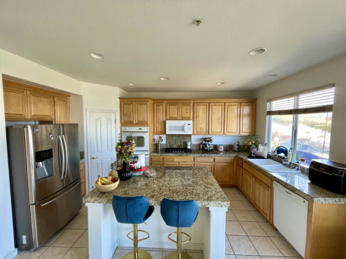 Vibrant Coliving Community for IT Entrepreneurs in Bayshore Heights