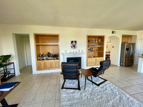 Vibrant Coliving Community for IT Entrepreneurs in Bayshore Heights