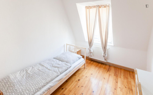 Shiny single bedroom near the Mailingerstraße metro