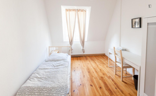 Shiny single bedroom near the Mailingerstraße metro