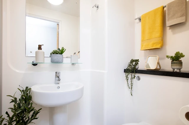Extra Large Standard Double En-Suite - Thurso Street Unite - Gallery - 3