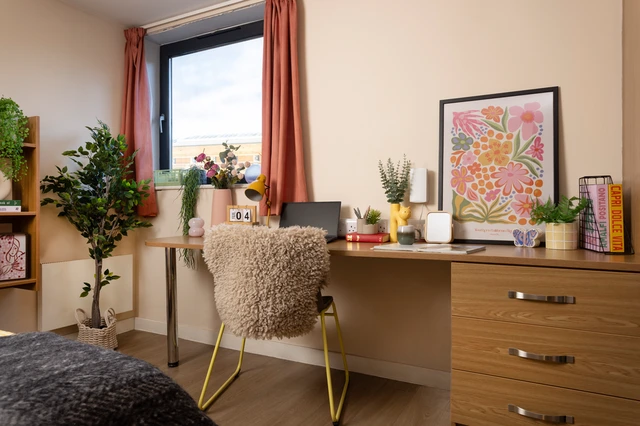 Double Wheelchair Accessible En-Suite - Thurso Street Unite - Gallery - 1