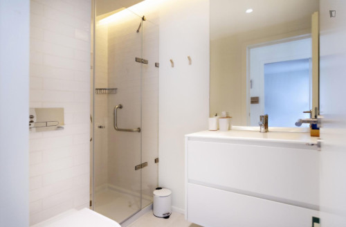 Stylish and friendly 2-bedroom flat  - Gallery - 6