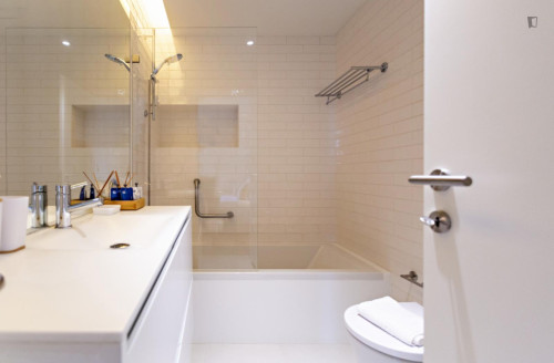 Stylish and friendly 2-bedroom flat  - Gallery - 5