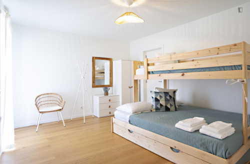 Stylish and friendly 2-bedroom flat  - Gallery - 7