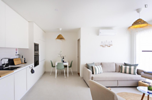 Stylish and friendly 2-bedroom flat  - Gallery - 4