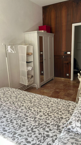 Single bedroom in a 4-bedroom apartment near Politecnico