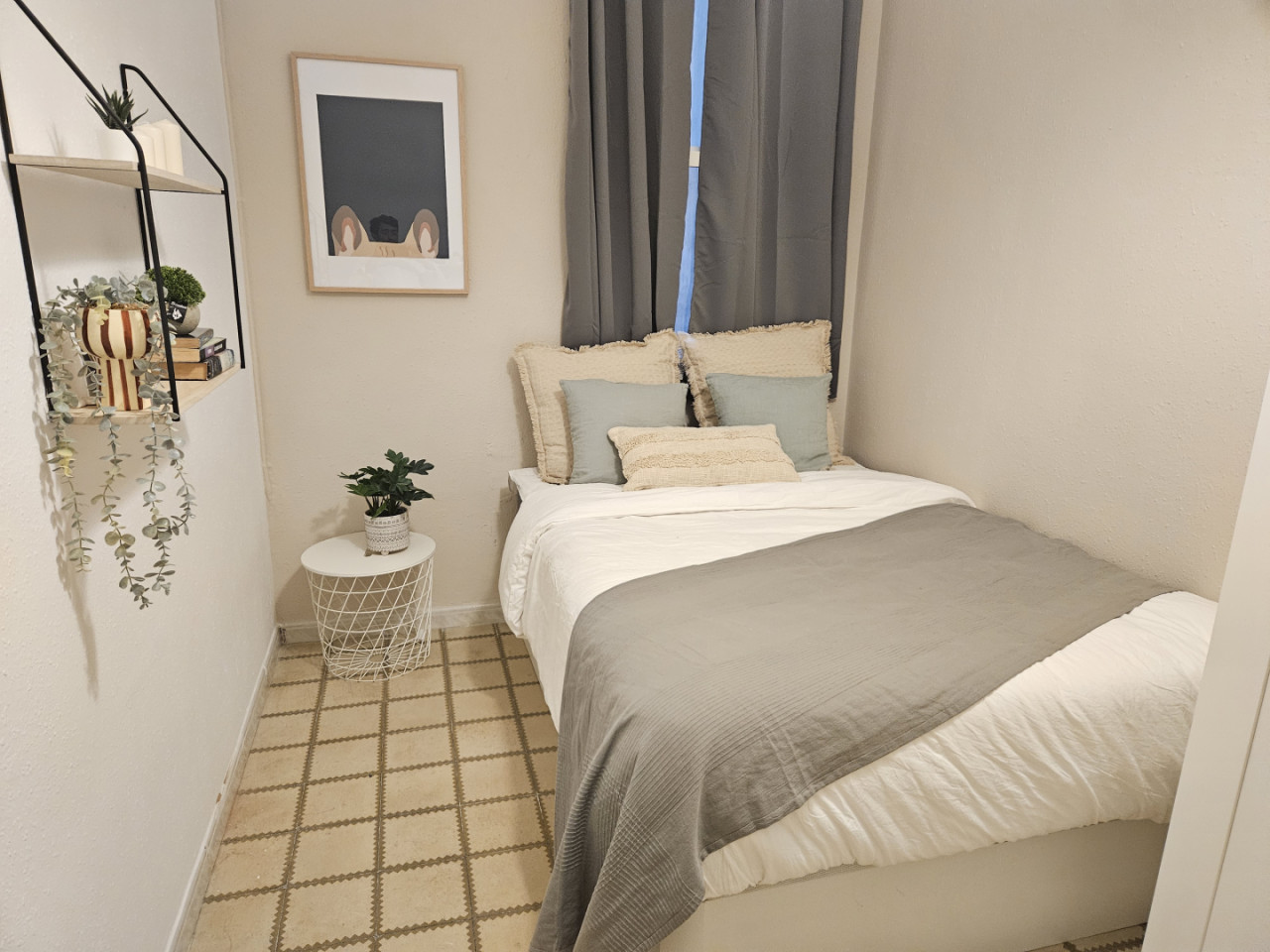 Room 2 - Comfortable apartment near Plaça del Rei - Gallery - 11
