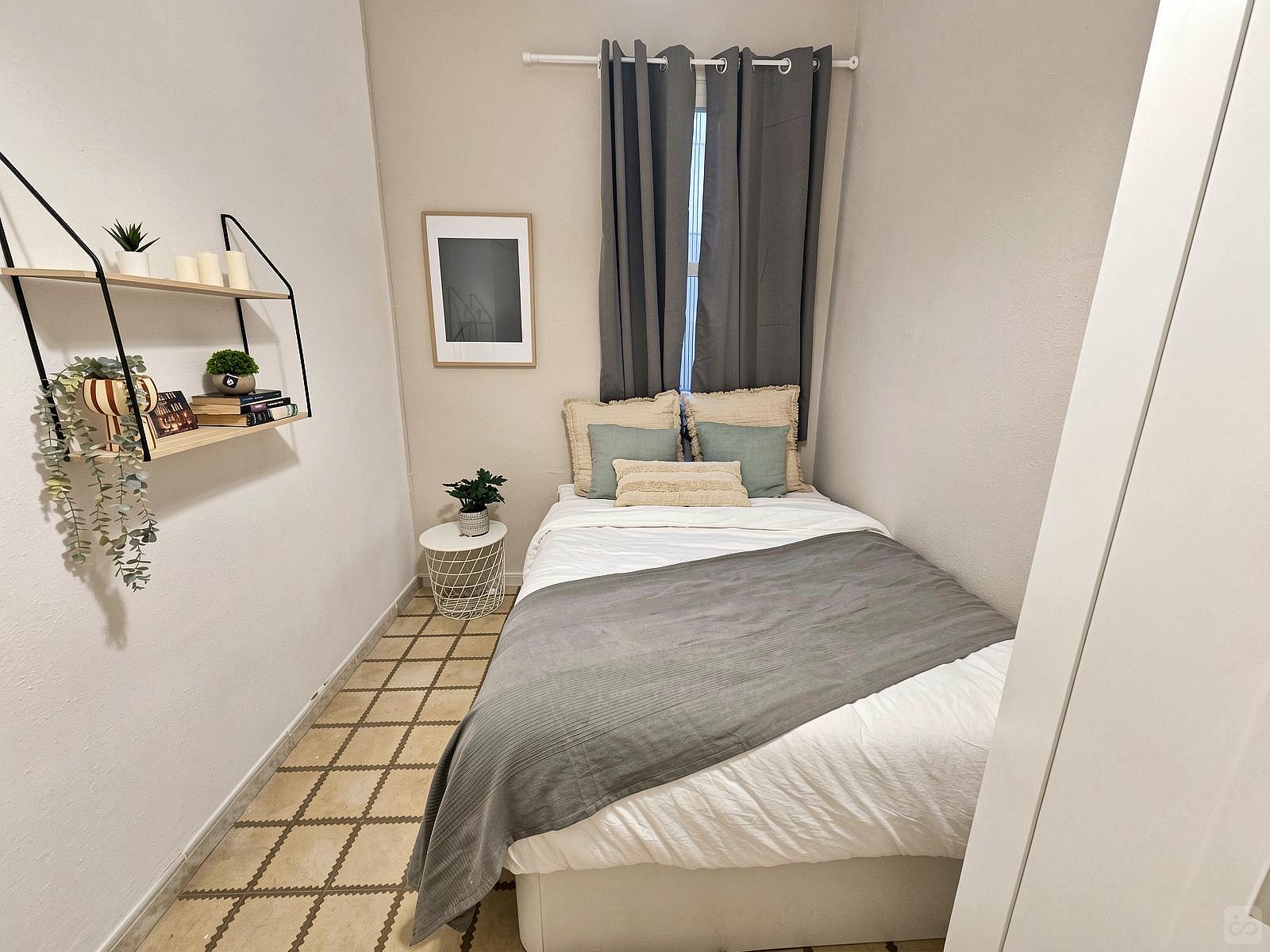  Room 2  -  Comfortable apartment near Plaça del Rei  - Gallery -  22