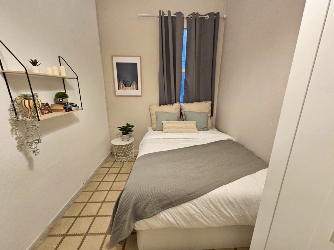  Room 2  -  Comfortable apartment near Plaça del Rei  - Gallery -  2