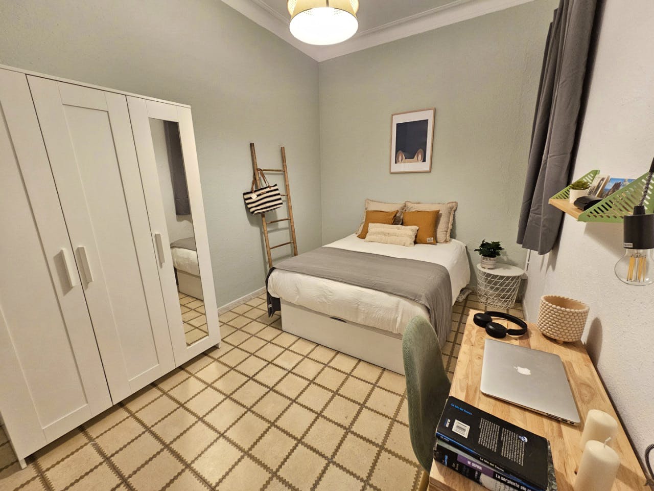  Room 3  -  Comfortable apartment near Plaça del Rei  - Gallery -  8