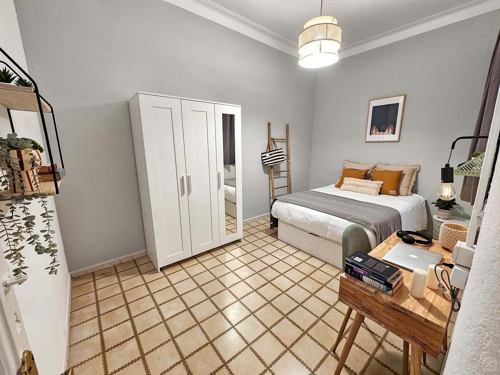 Room 3  -  Comfortable apartment near Plaça del Rei  - Gallery -  21