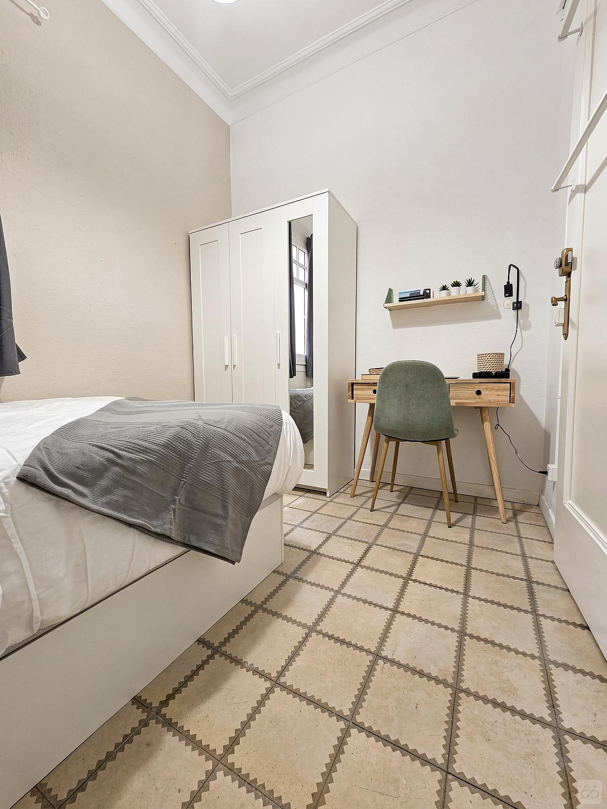  Room 5  -  Comfortable apartment near Plaça del Rei  - Gallery -  90