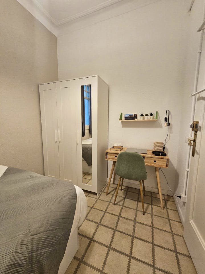  Room 5  -  Comfortable apartment near Plaça del Rei  - Gallery -  12