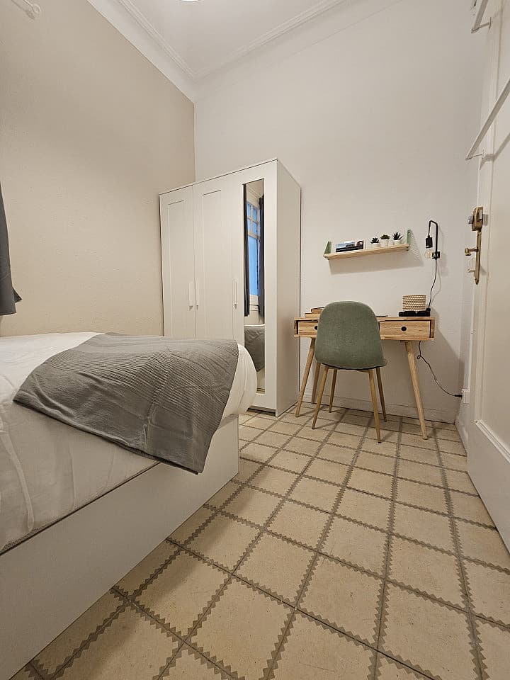  Room 5  -  Comfortable apartment near Plaça del Rei  - Gallery -  71