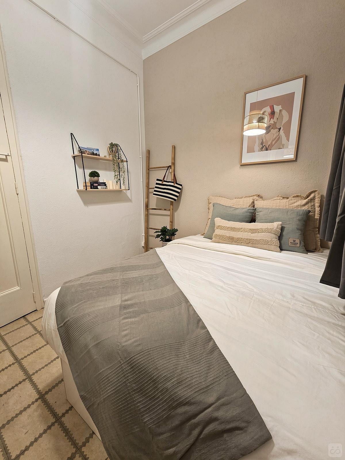  Room 5  -  Comfortable apartment near Plaça del Rei  - Gallery -  82