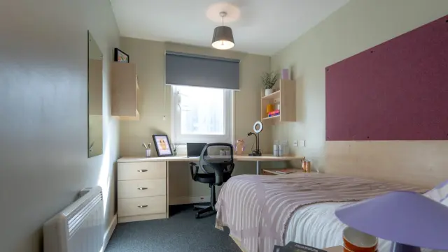 Gold Ensuite