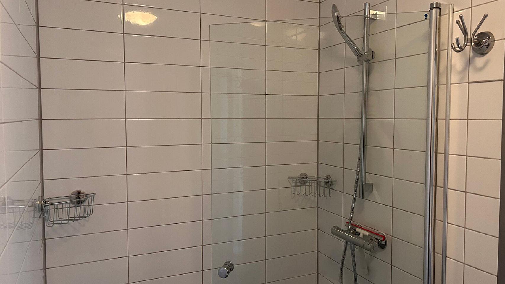 Room 2 - Standard - Private - 16