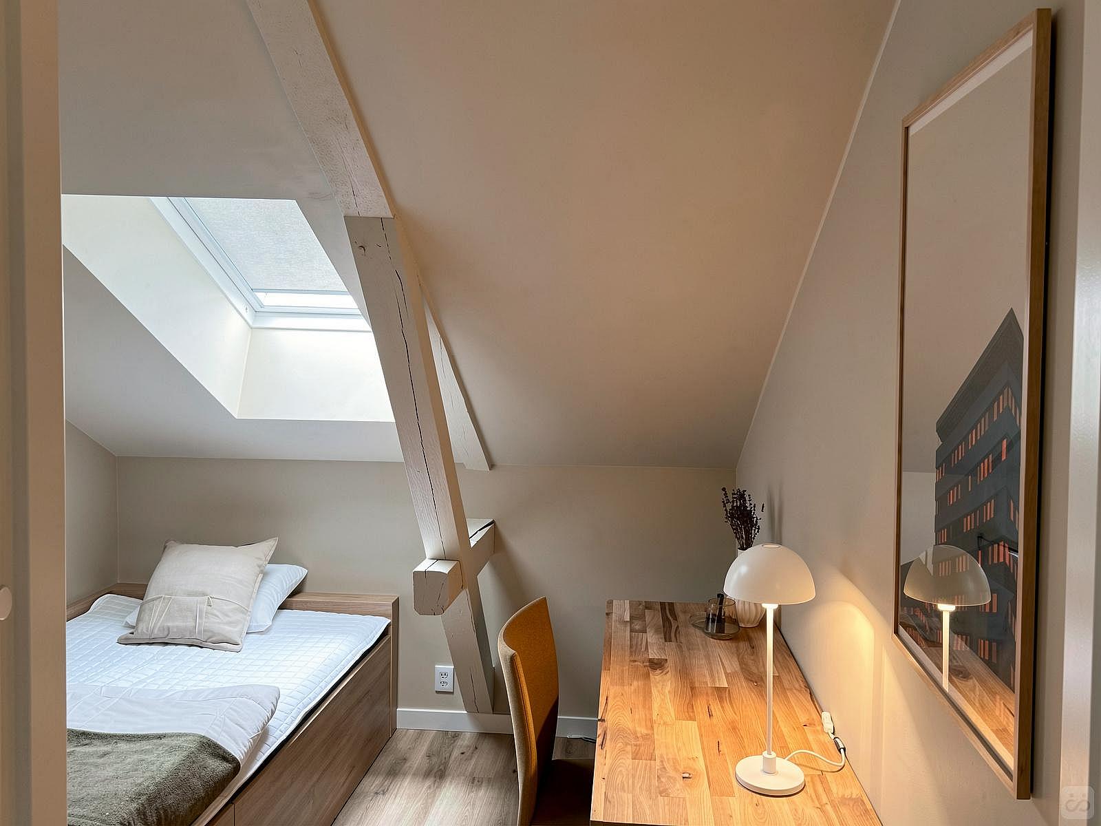 Room 2 - Standard - Private - 17