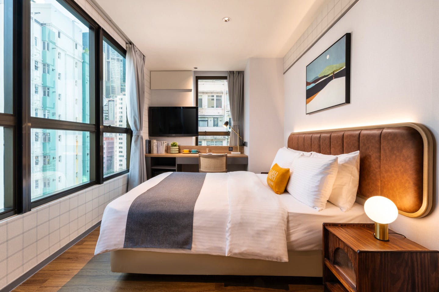 Deluxe Queen Room - 13