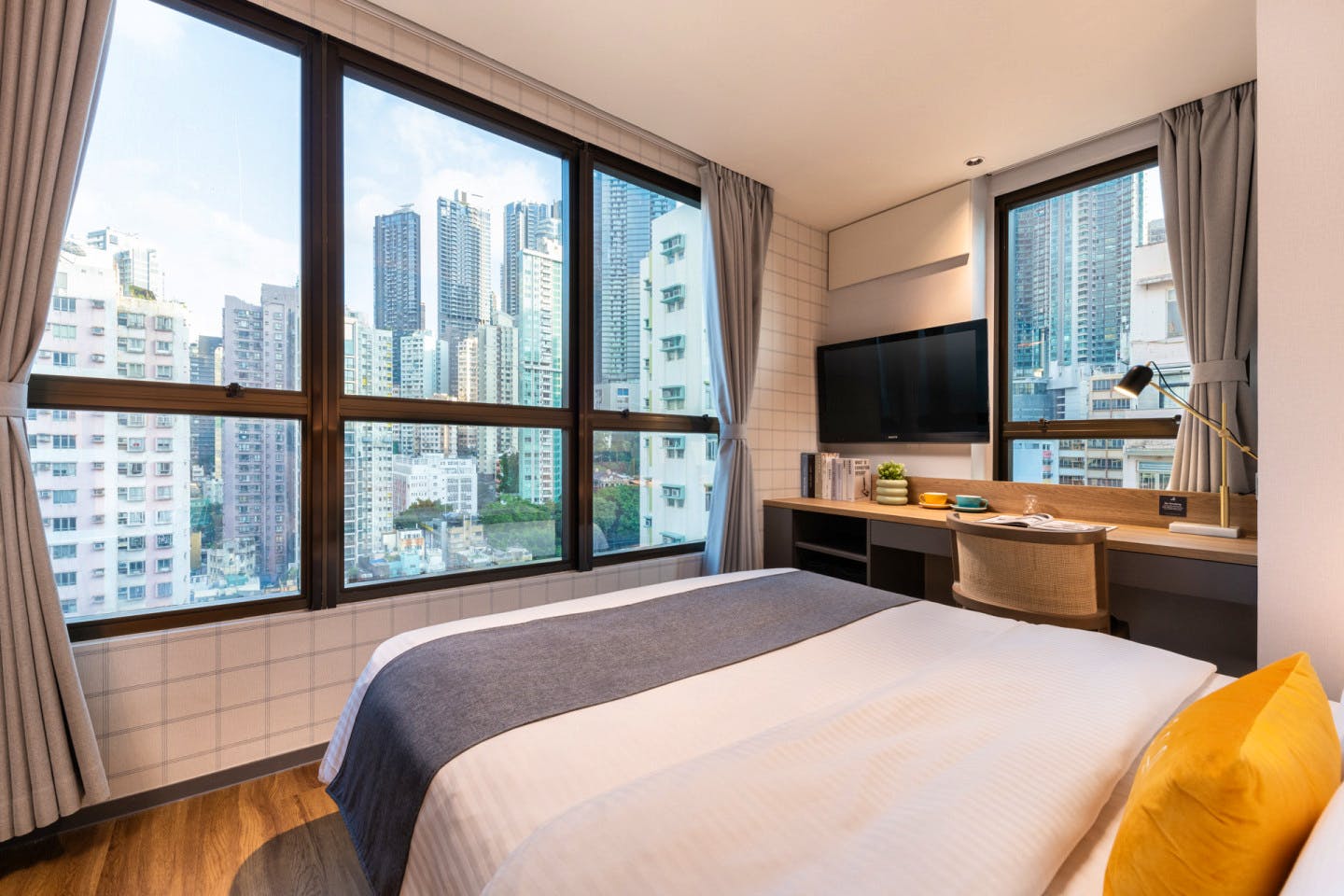 Deluxe Queen Room - 7