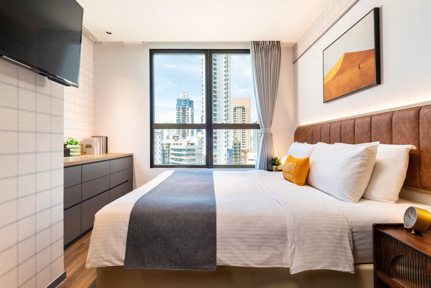 Deluxe Queen Room - 1