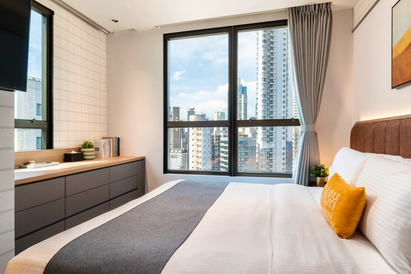 Deluxe Queen Room - 2