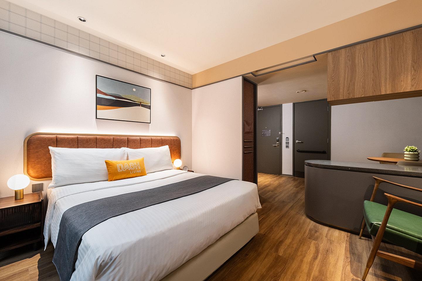 Executive Queen Room - 16