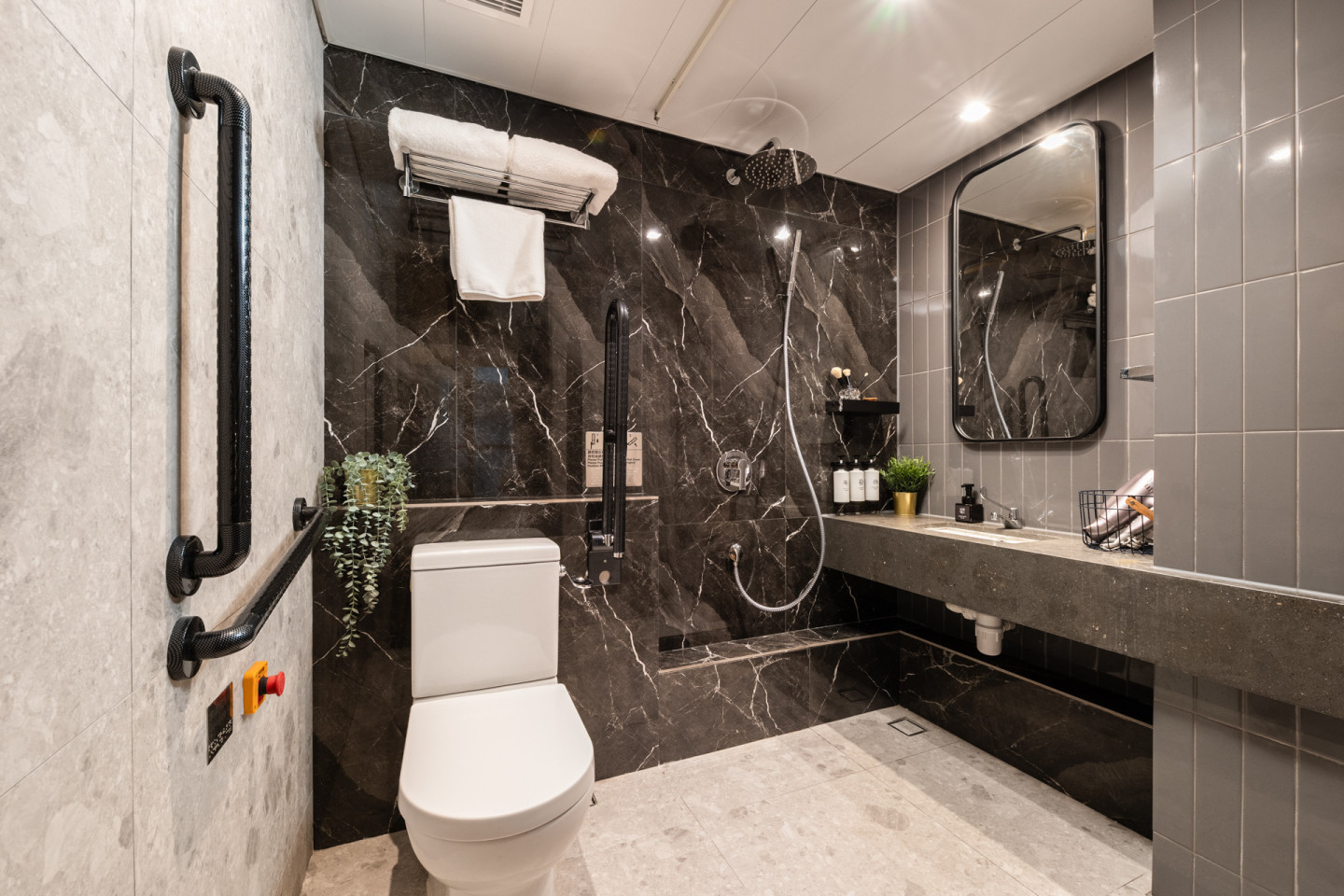 Executive Queen Room - 15