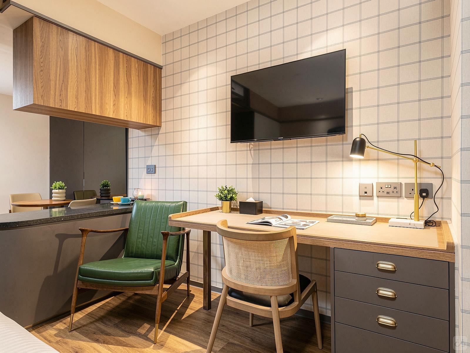 Executive Queen Room - 23