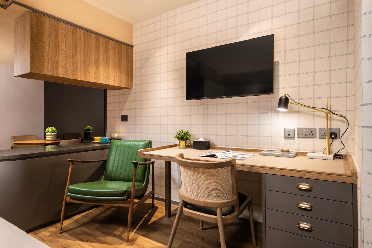Executive Queen Room - 8