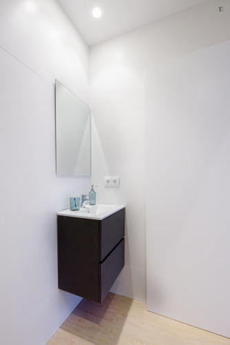 Bright double ensuite bedroom in La Gran Via - Gallery - 7