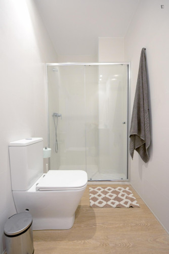 Comfy double ensuite bedroom in La Gran Via - Gallery - 7