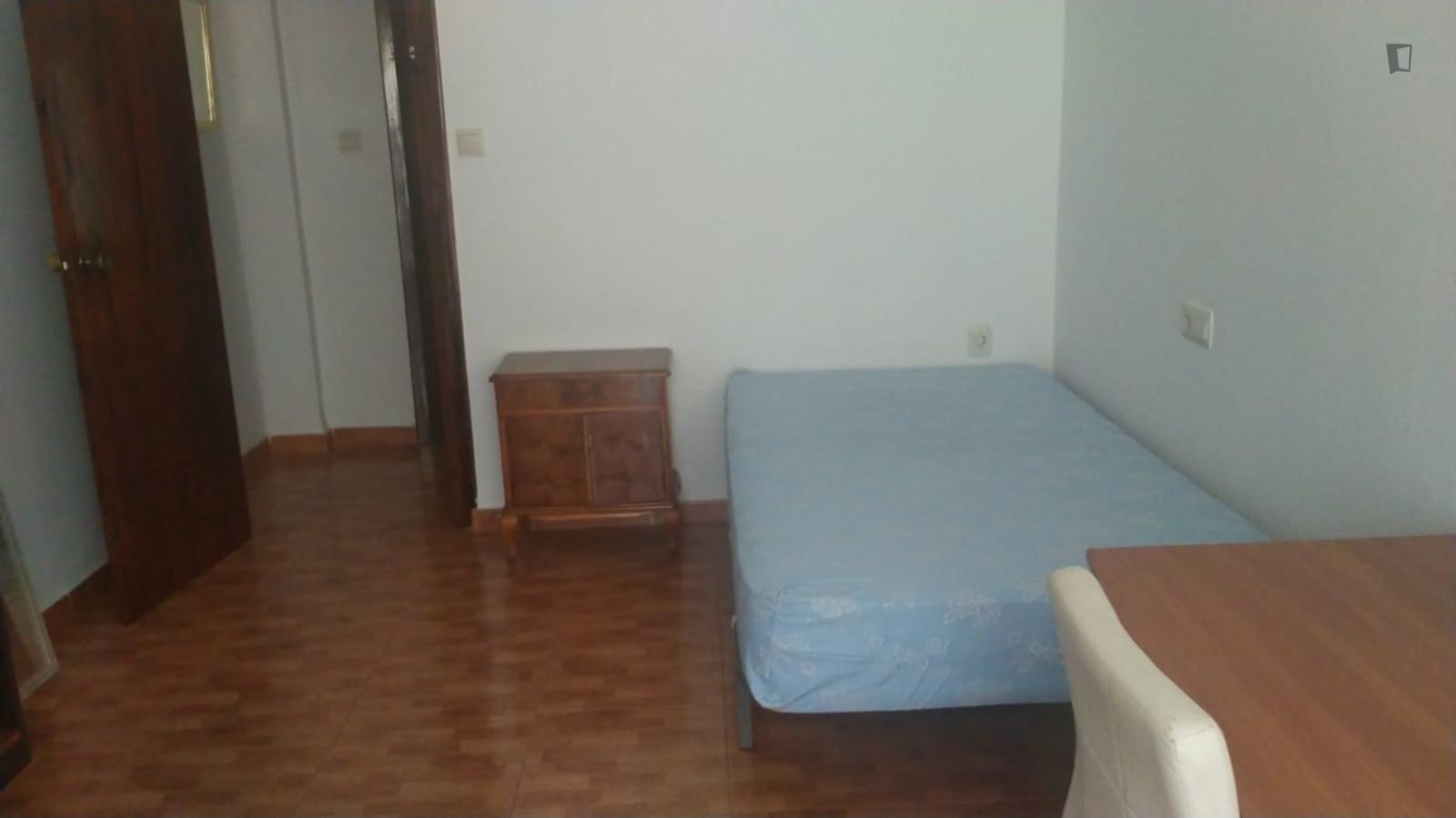  Cozy Single Bedroom Close To University Campus Of Cartuja  -  Cozy Single Bedroom close to University Campus of Cartuja  - Gallery -  1