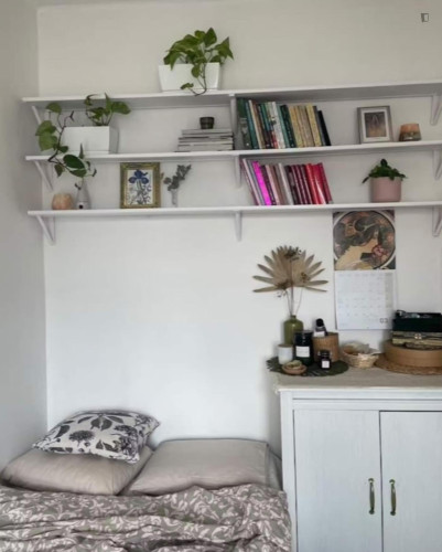Sunny 2-Bedroom Apartment near the Old Town - Gallery - 6