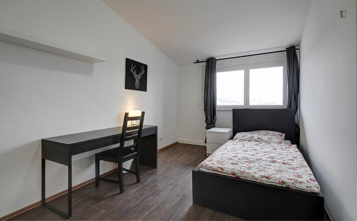 Tasteful single bedroom in Veielbrunnen