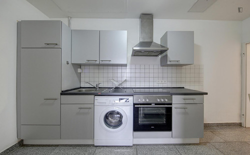 Tasteful single bedroom in Veielbrunnen