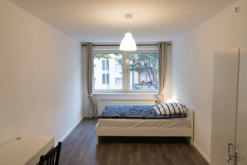 Appealing single bedroom near Düsseldorf Central Station