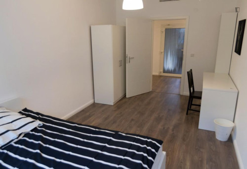 Appealing single bedroom near Düsseldorf Central Station
